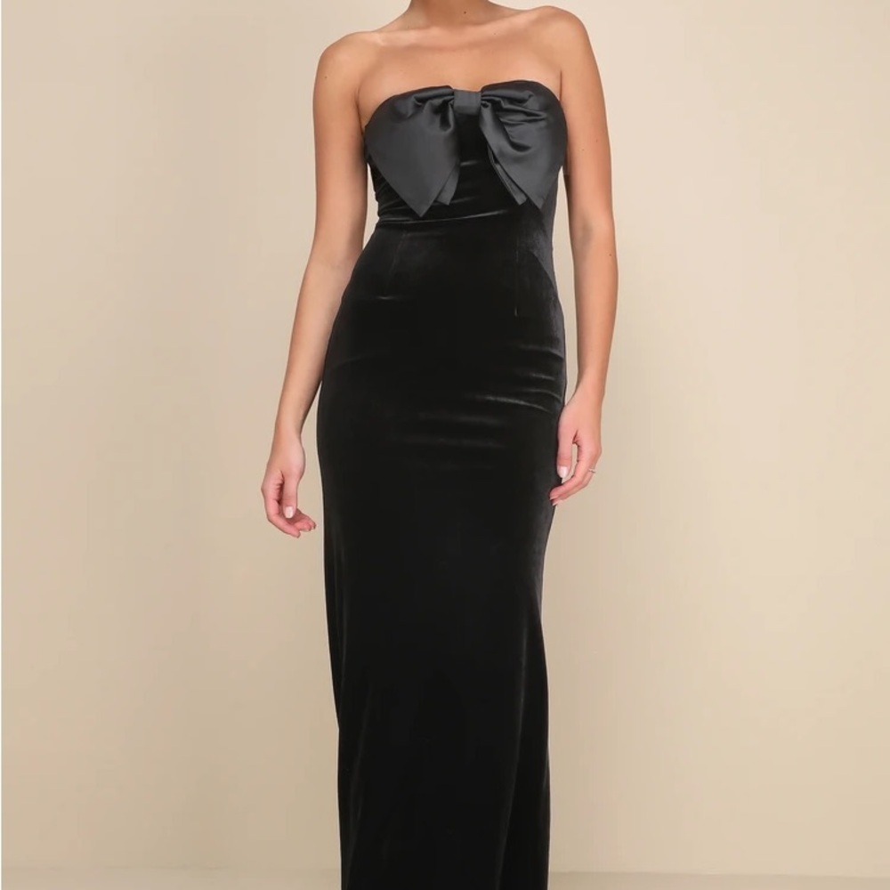 NWT Lulu's Black Strapless Dress with Bow Detail